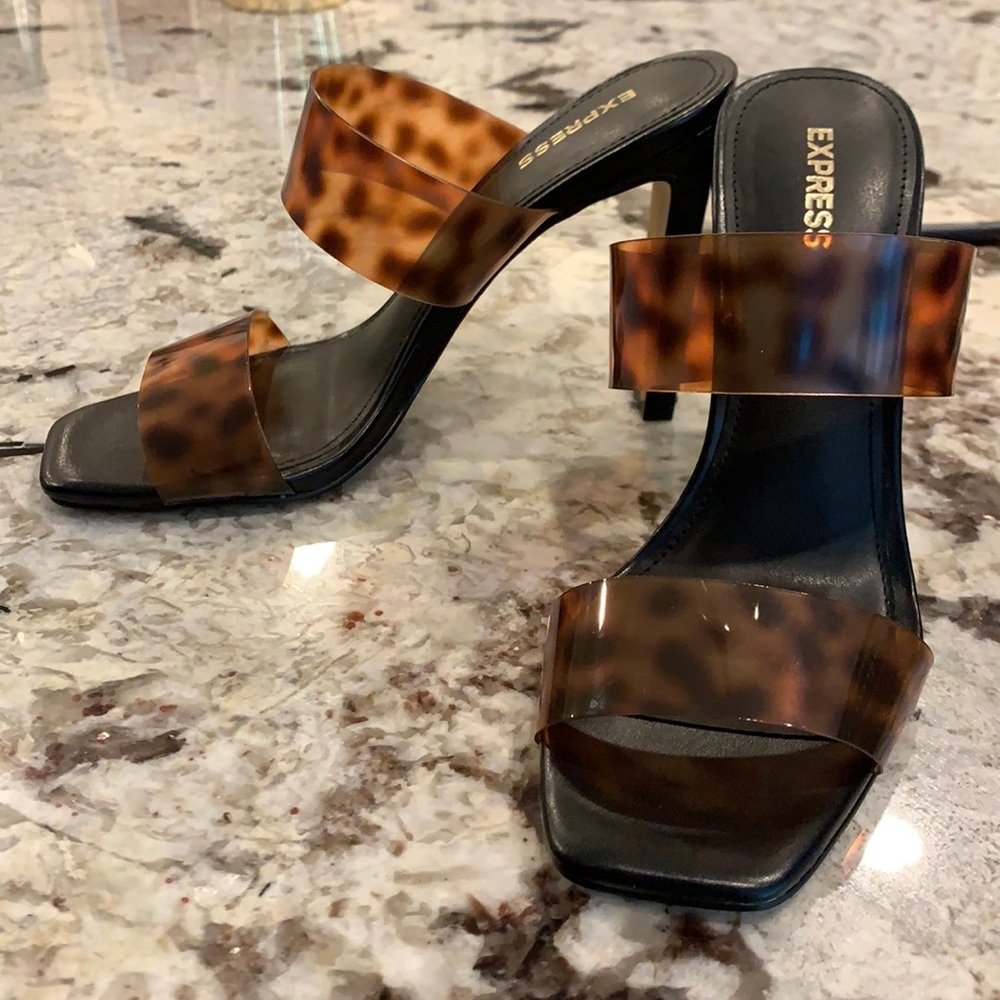 Square toe heels